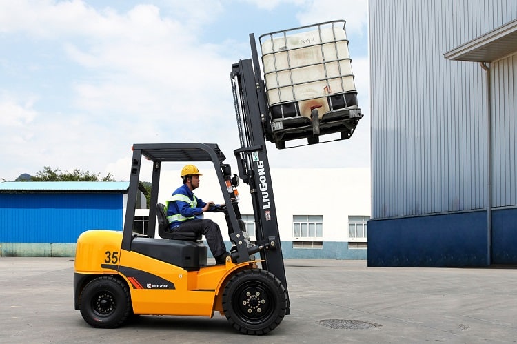Dịch vụ thuê xe nâng uy tín nhất
