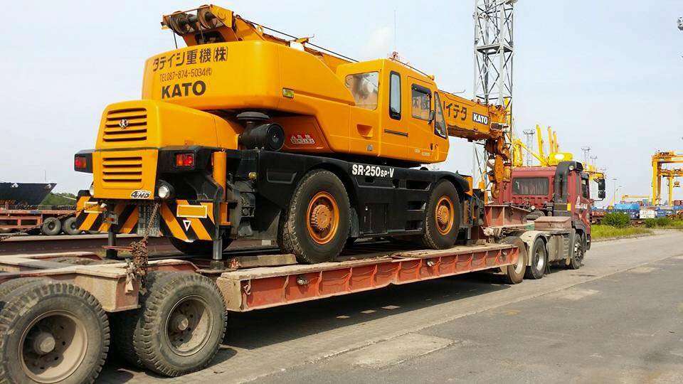 Vận chuyển máy công trình